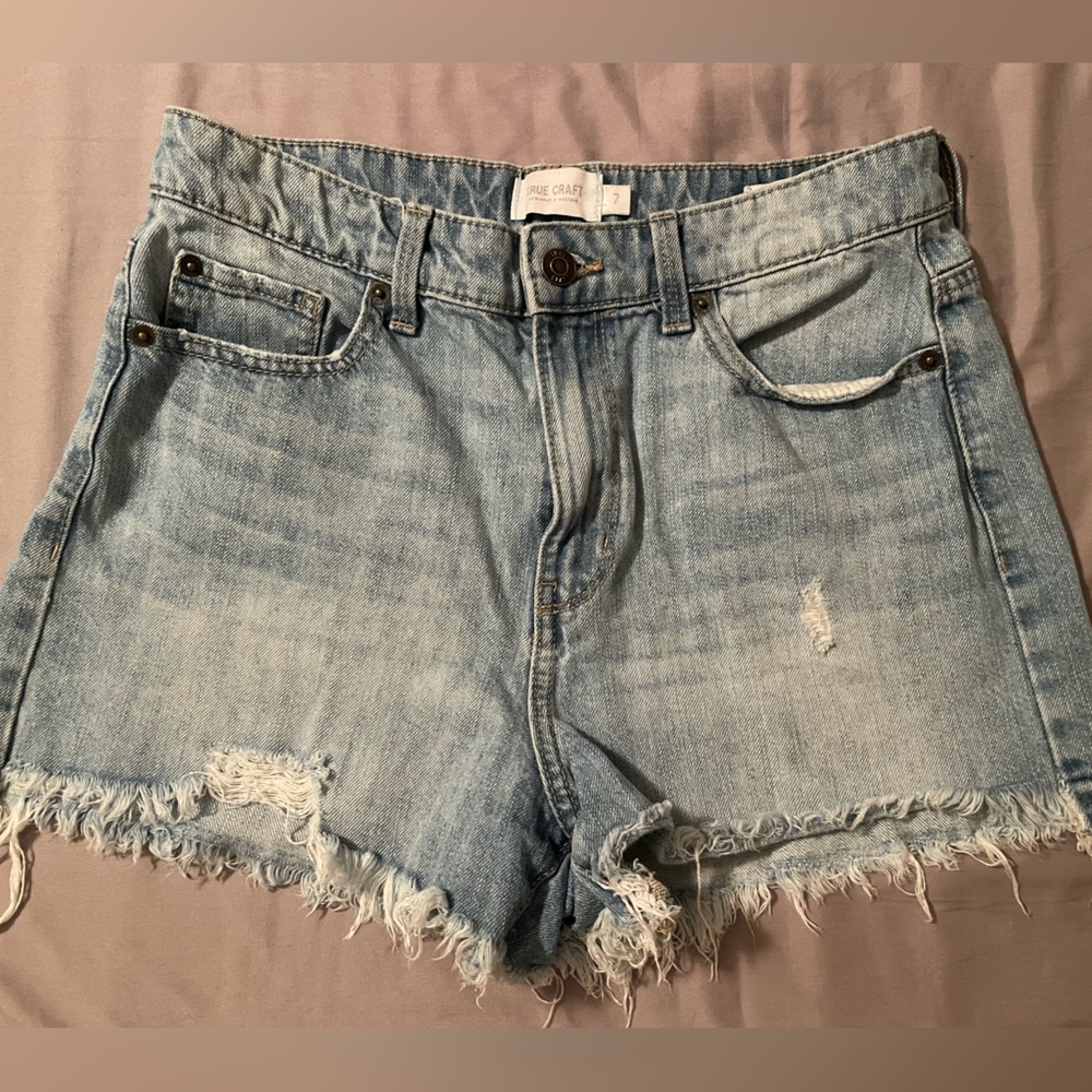 True Craft distressed jean shorts